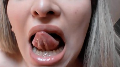 Hot Italian blonde Leah Mulier is ready to make you cum