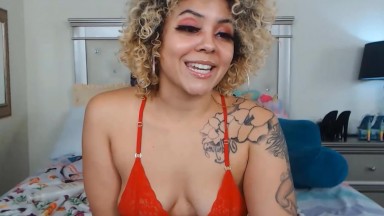 Curly babe Skylar twerks a phat ass and rides a toy dildo